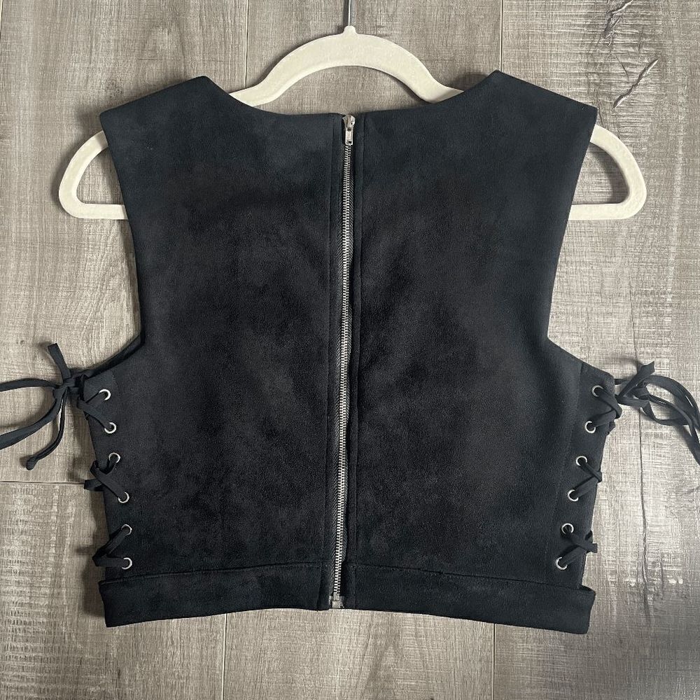 4SI3NNA Faux Suede Lace Up Side Crop Top Size XS​​​​​​ - Picture 5 of 10